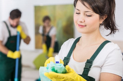 Kitchen and bathroom deep cleaning in an Islington home